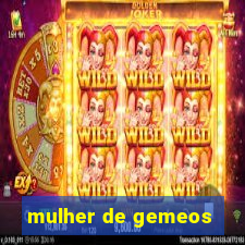 mulher de gemeos